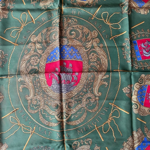 Hermes Les Armes De Paris Green 100% Silk Scarf - Picture 5 of 7